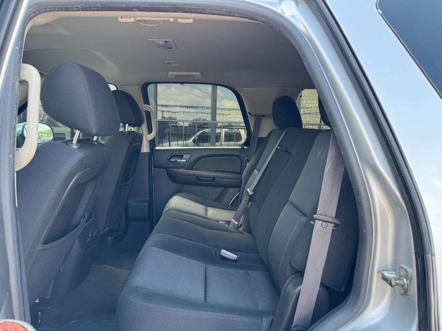 2014 SILVER CHEVROLET TAHOE (1GNSCAE05ER) , located at 5900 E. Lancaster Ave., Fort Worth, TX, 76112, (817) 457-5456, 0.000000, 0.000000 - Photo#11
